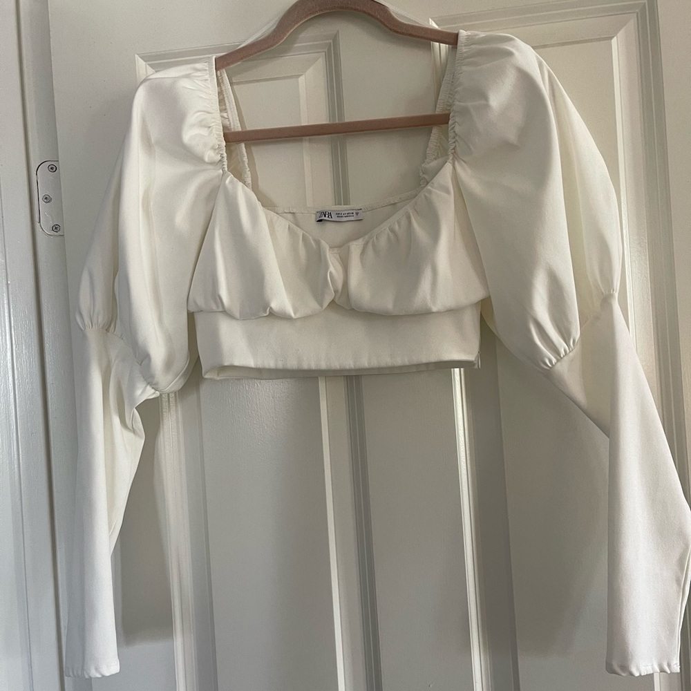 🎈Zara Balloon Sleeve Crop Top 🤍